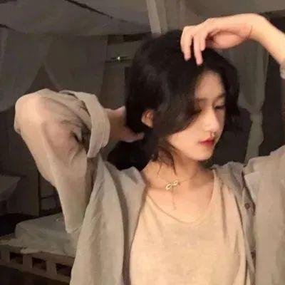 惹她干嘛，她二嫁但皇帝心尖宠